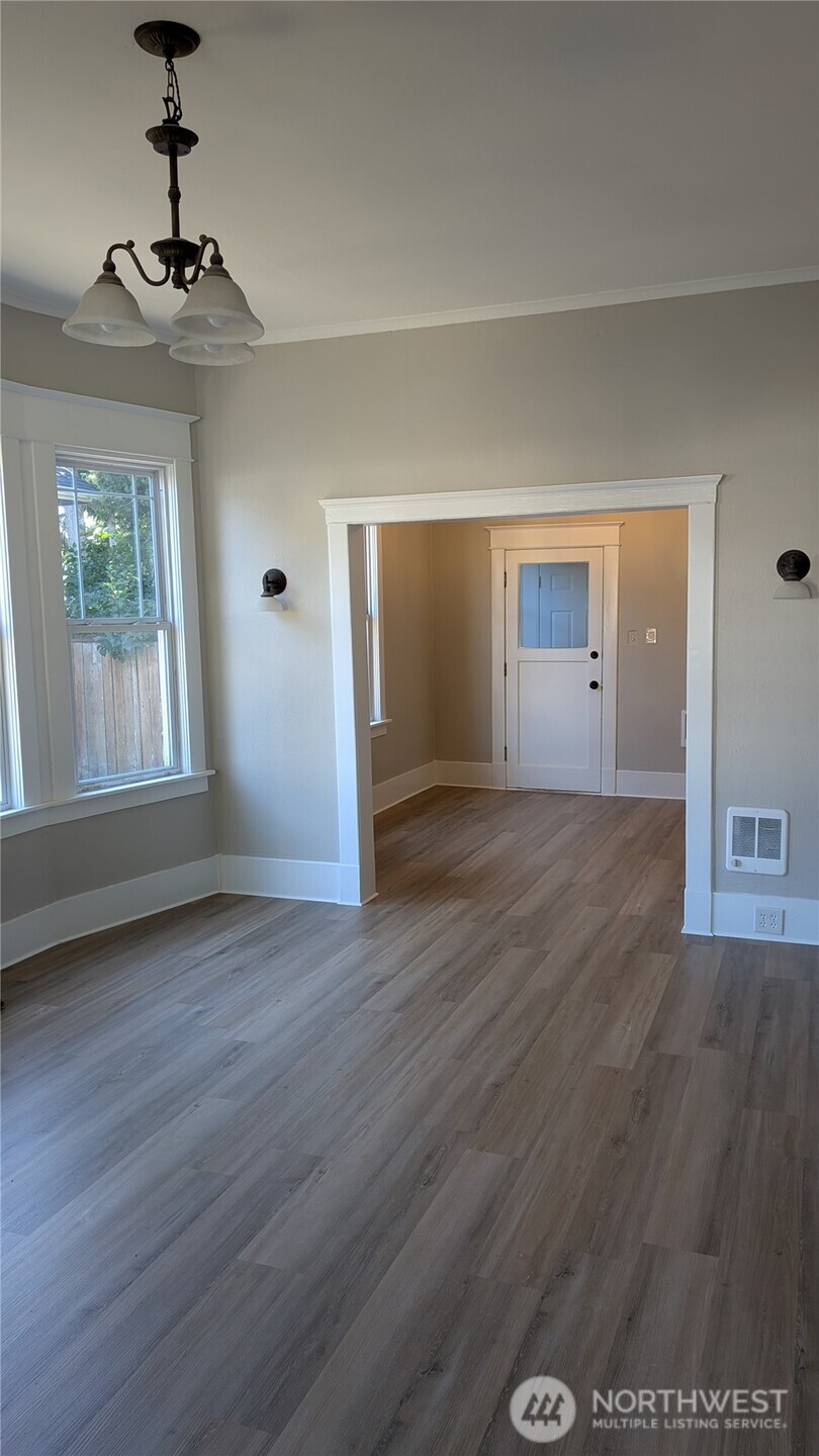 1220 S Adams Street Property Photo 7