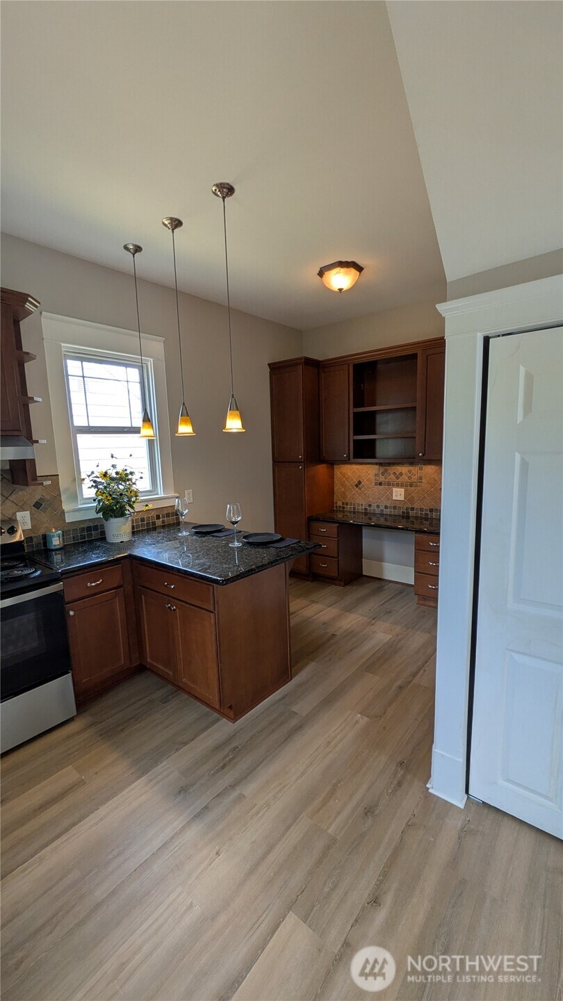 1220 S Adams Street Property Photo 16
