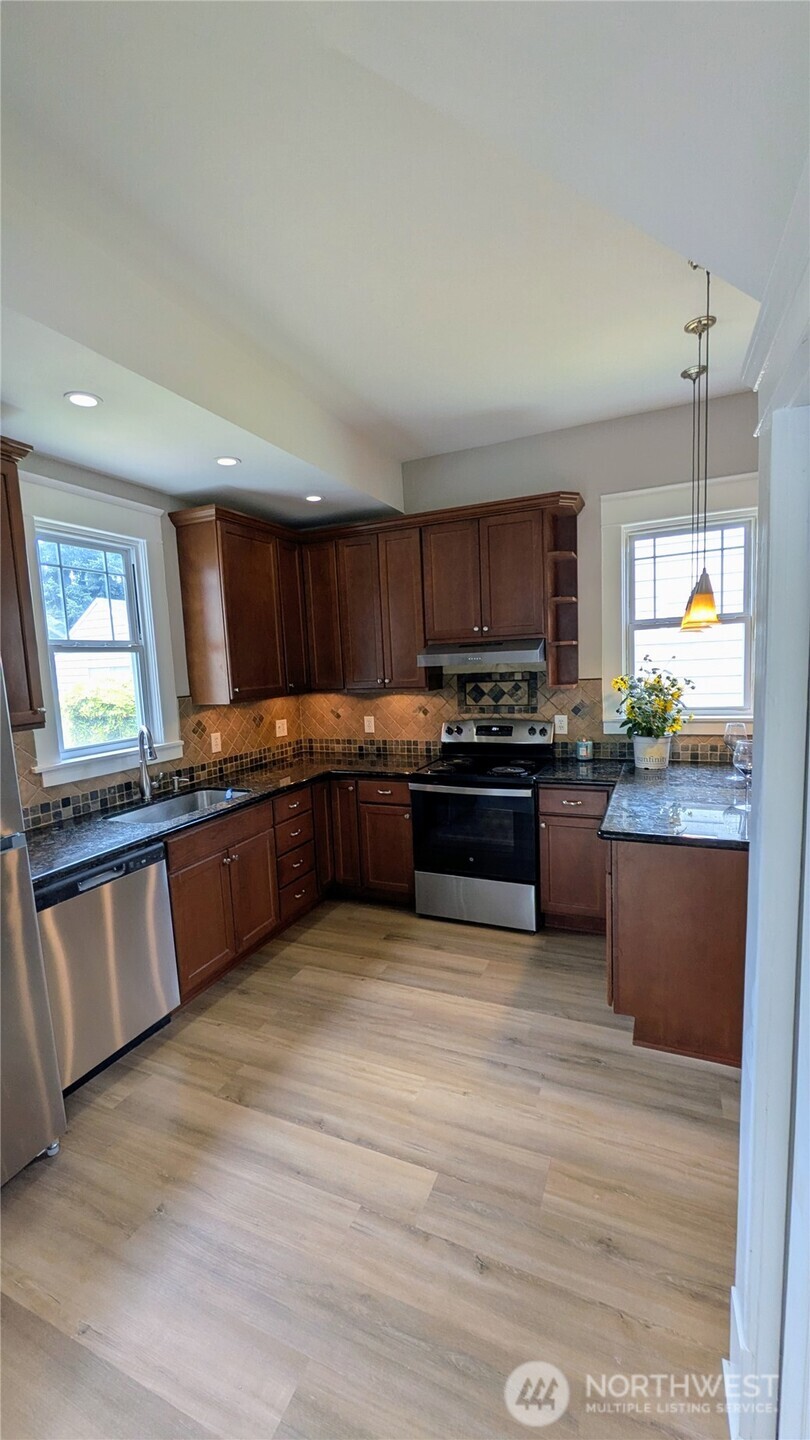1220 S Adams Street Property Photo 18