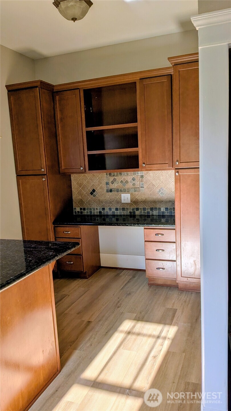 1220 S Adams Street Property Photo 20