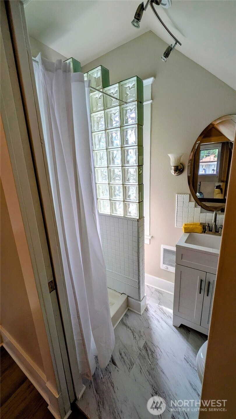 1220 S Adams Street Property Photo 29