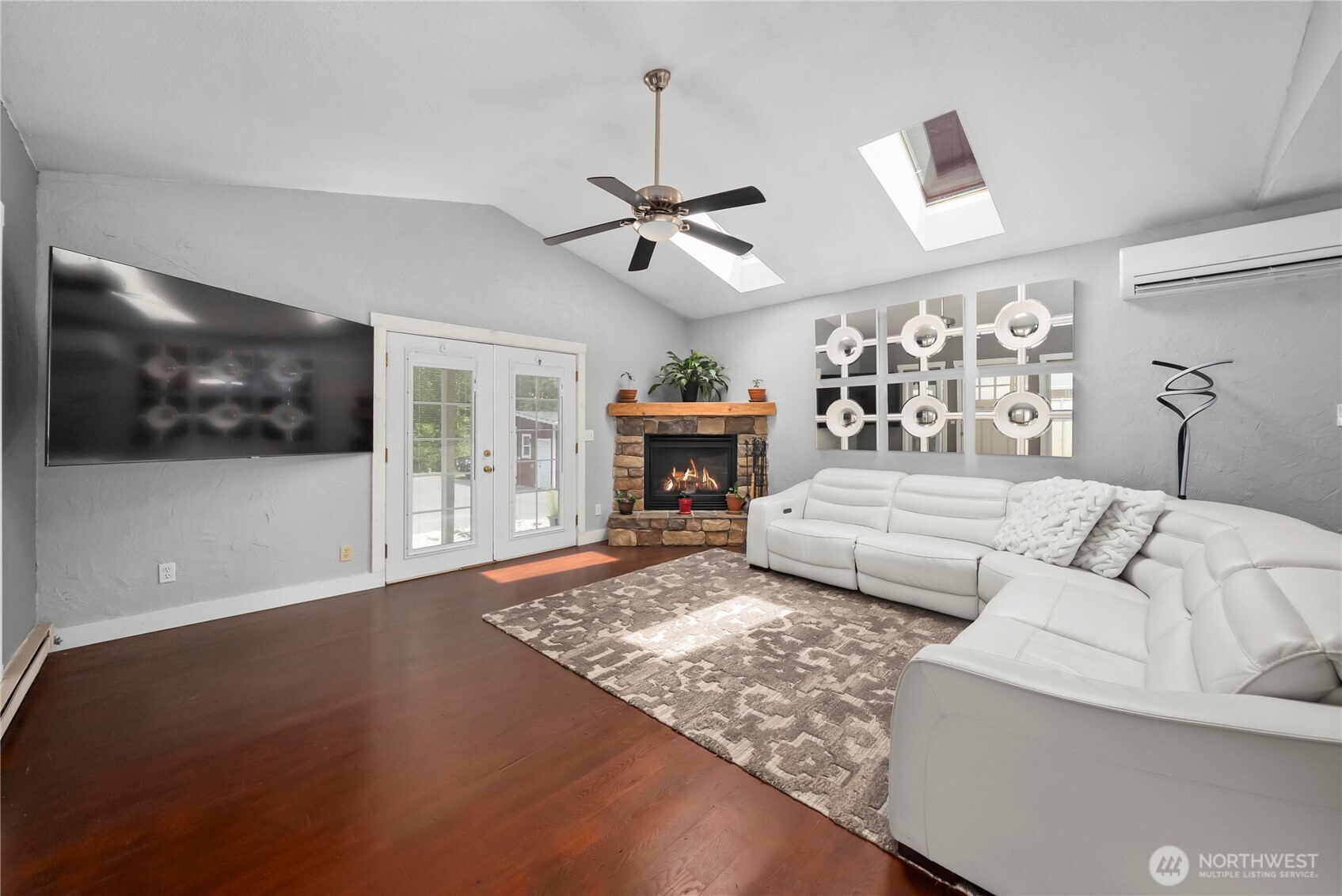 1702 Eastside Street Property Photo 8