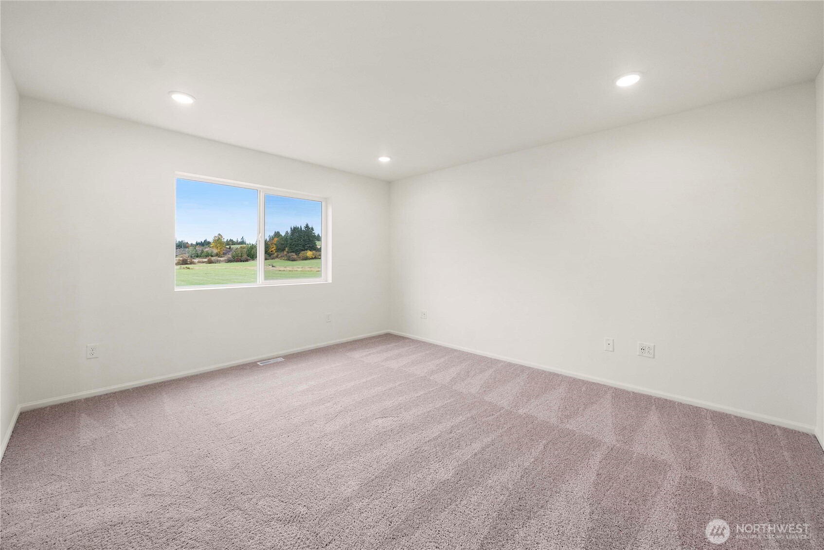 9921 Ferns Loop Property Photo 12
