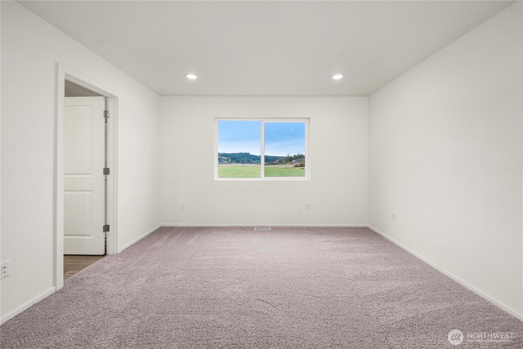 9921 Ferns Loop Property Photo 13
