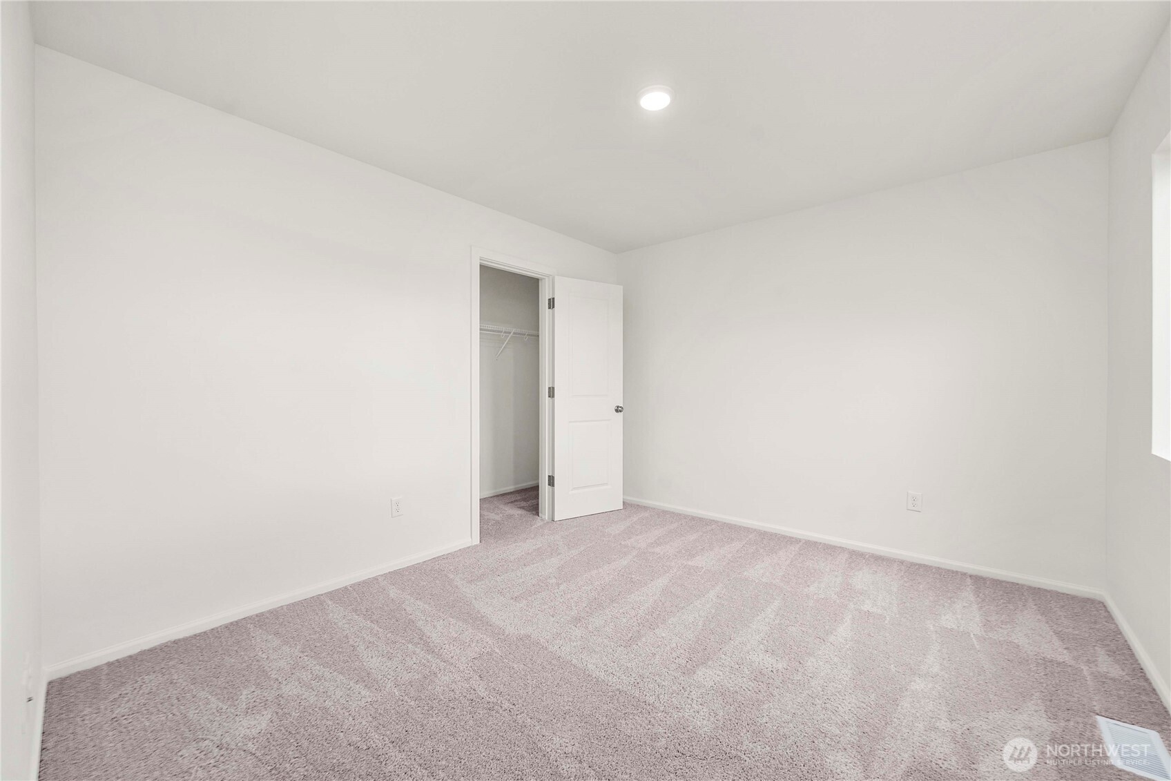 9921 Ferns Loop Property Photo 19