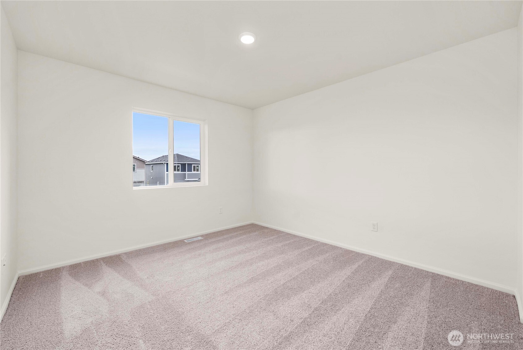 9921 Ferns Loop Property Photo 21