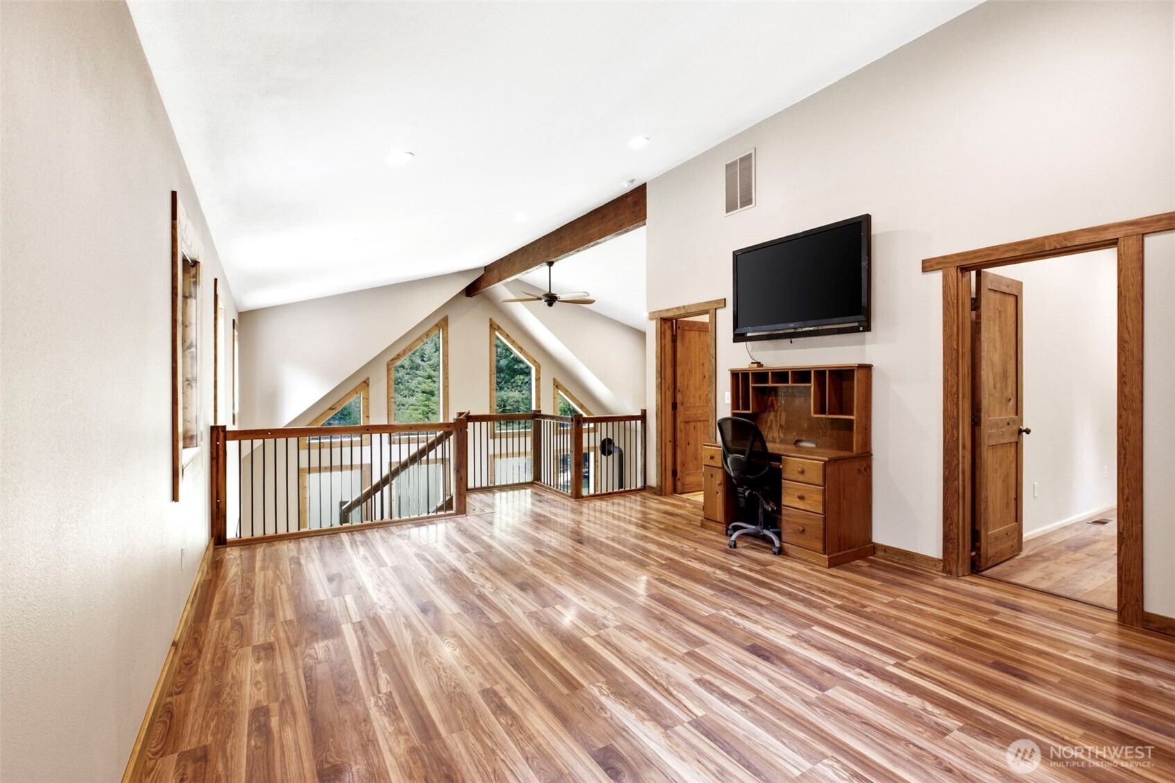19 Lois Lane Property Photo 17