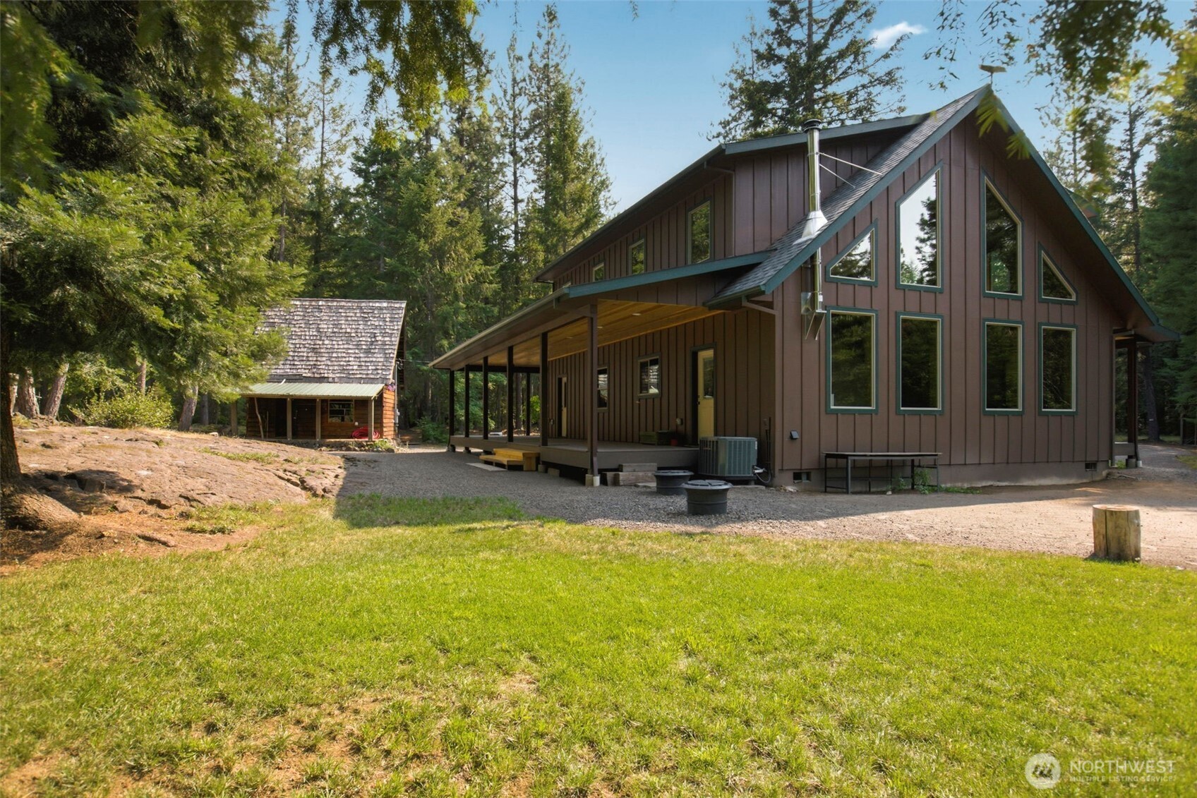 19 Lois Lane Property Photo 35