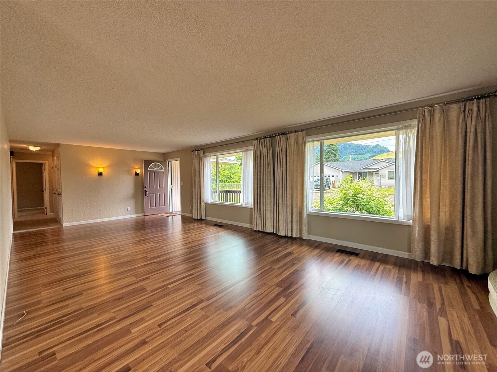 301 Temple Avenue Property Photo 8