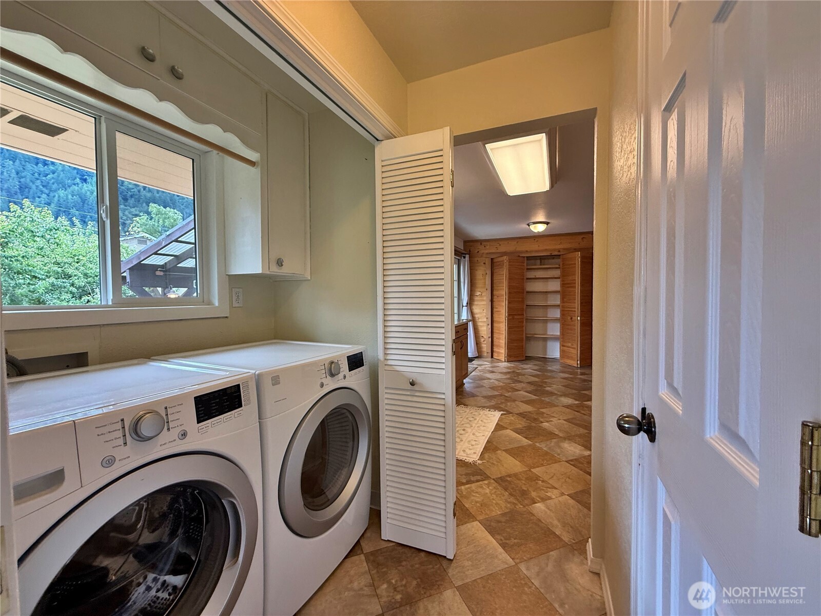 301 Temple Avenue Property Photo 14