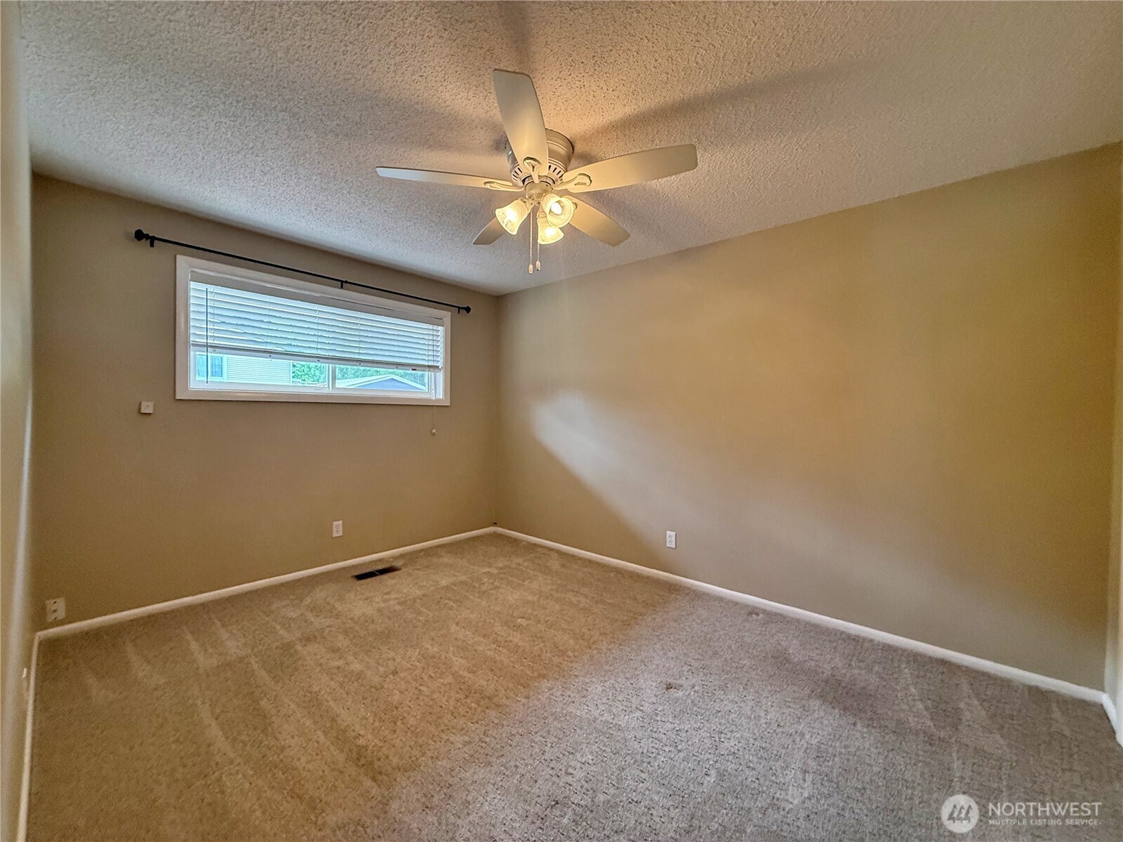 301 Temple Avenue Property Photo 15