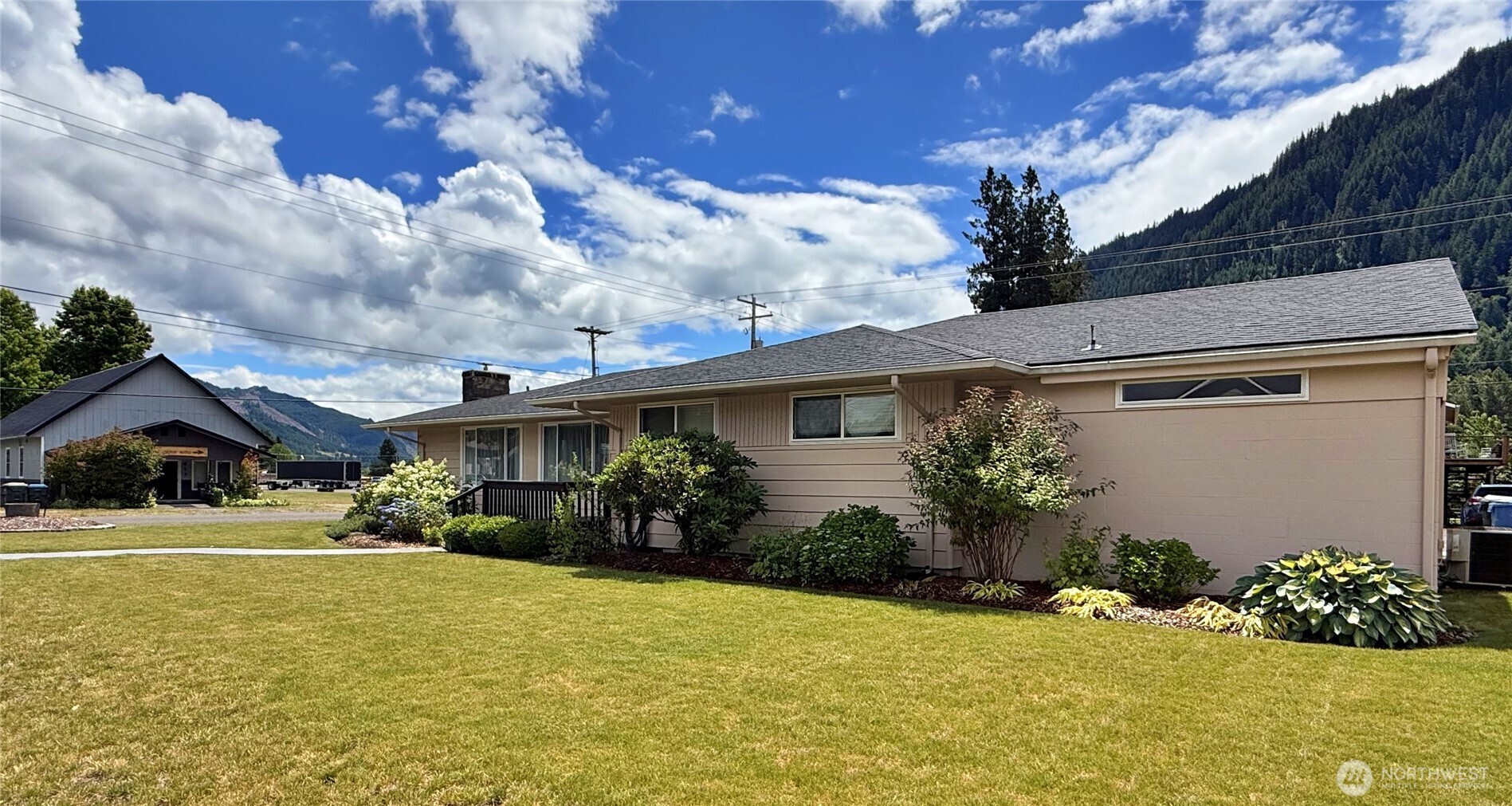 301 Temple Avenue Property Photo 29