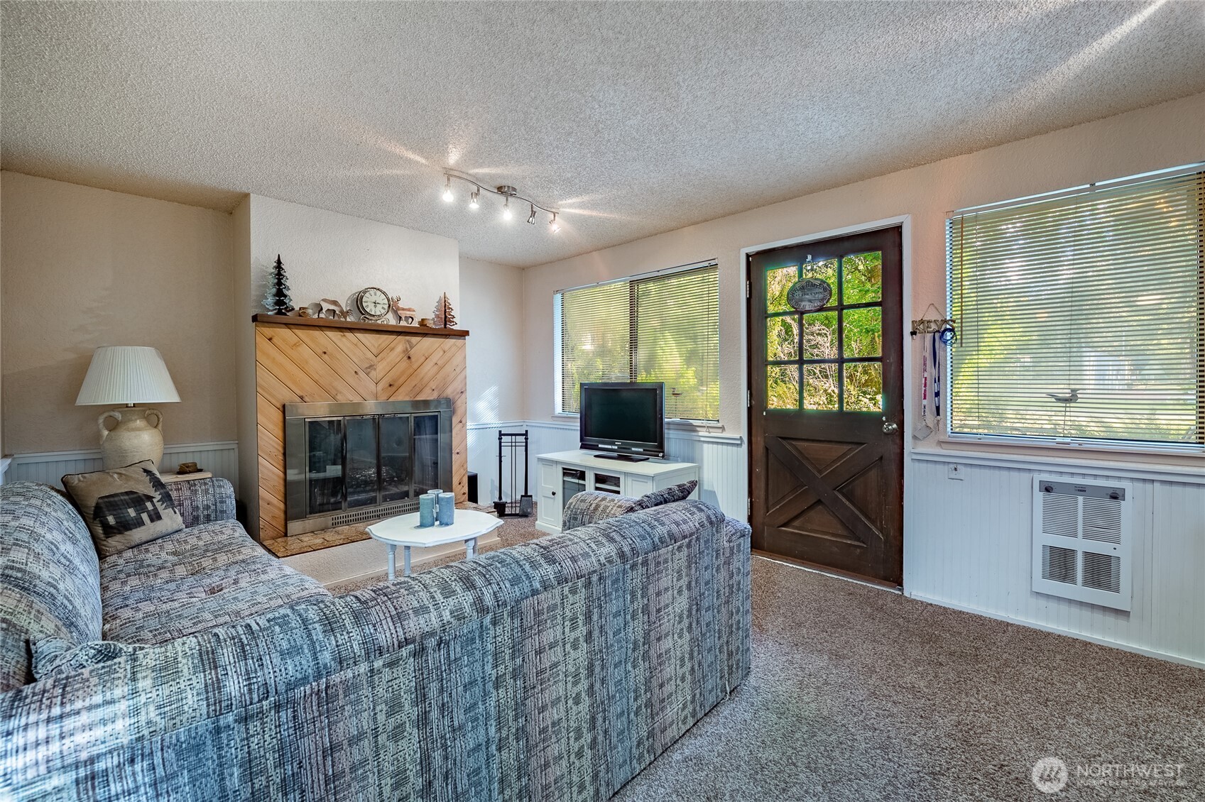 7018 Olympus Way Property Photo 6