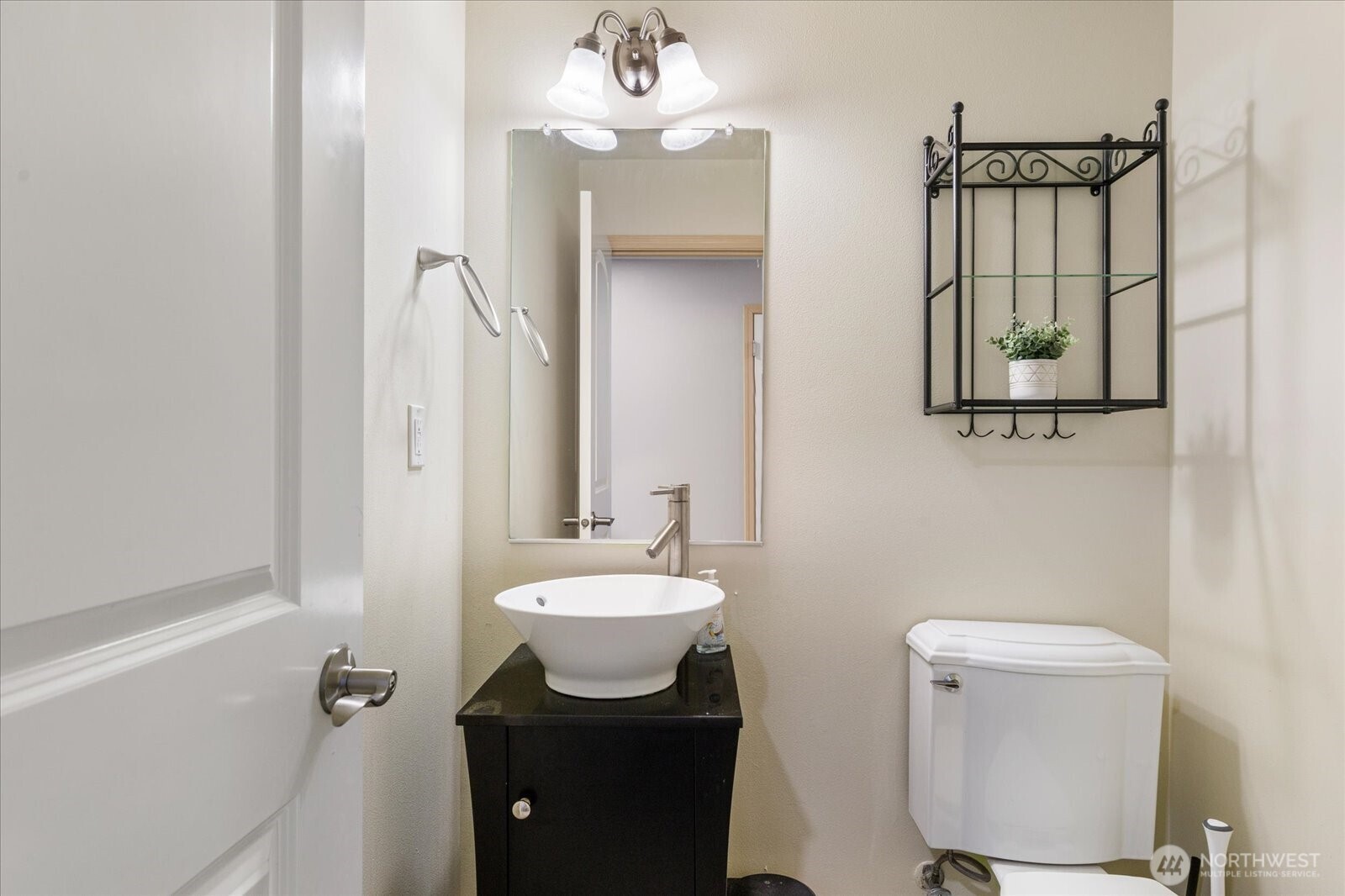 160 Ne Melrose Drive Property Photo 18