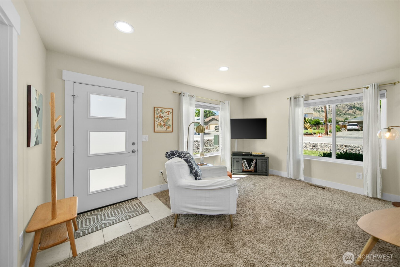 576 Sebastian Way Property Photo 6