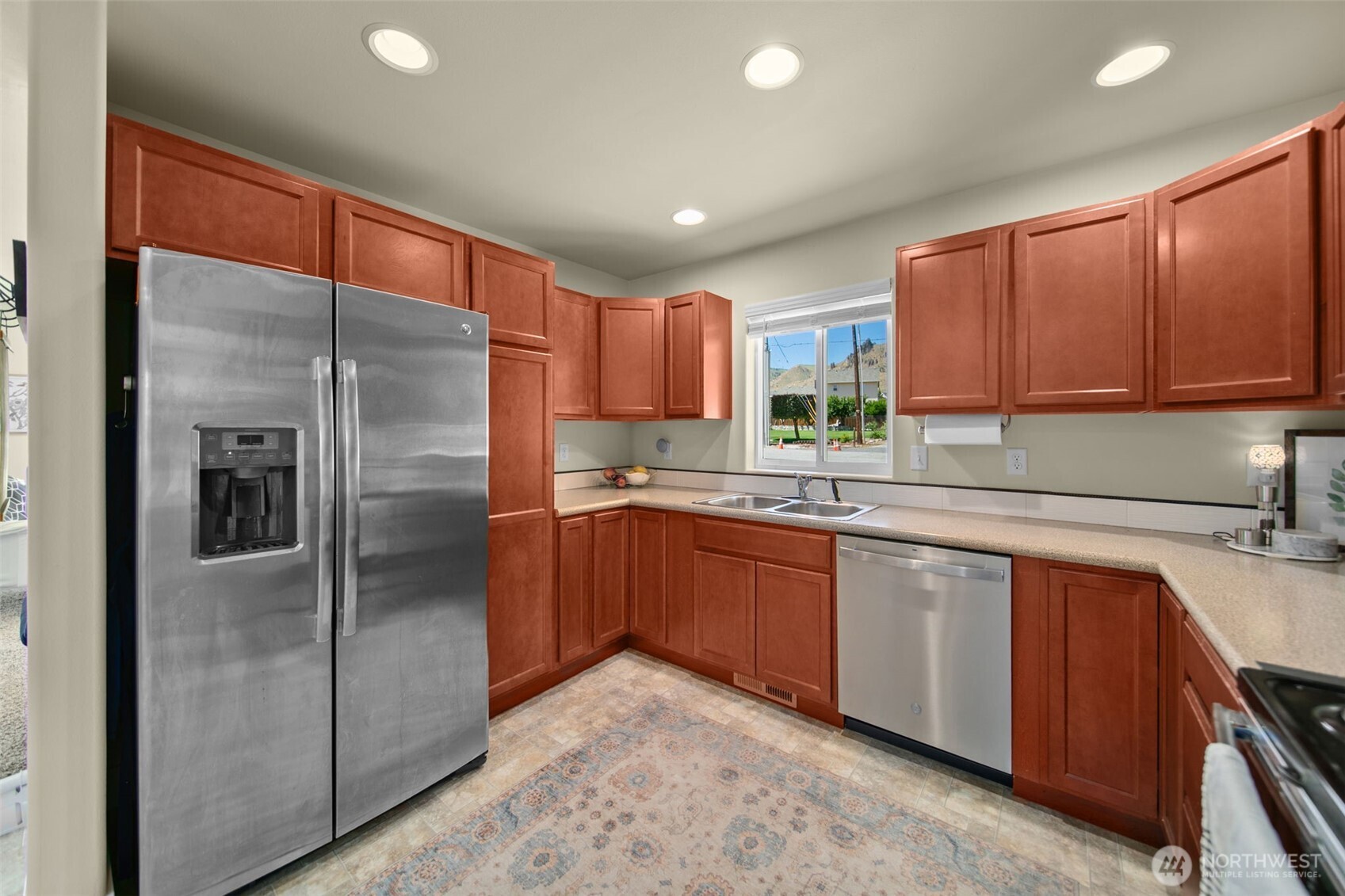 576 Sebastian Way Property Photo 14