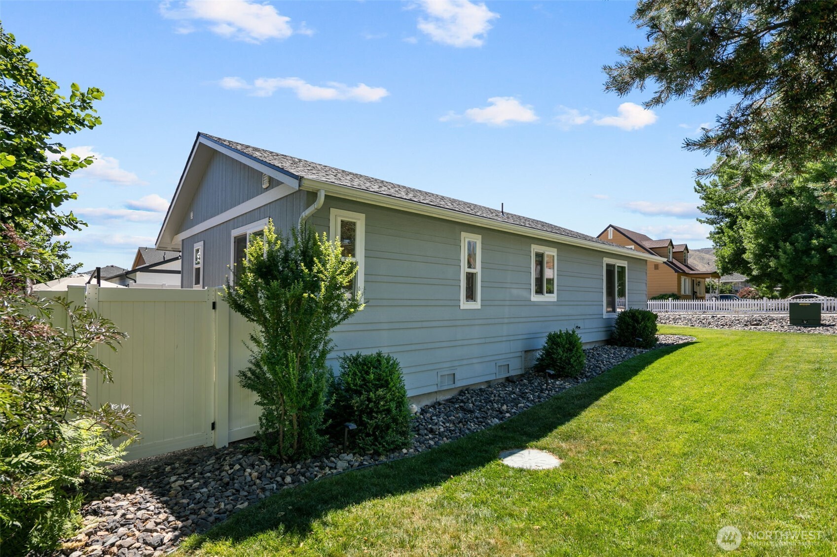 576 Sebastian Way Property Photo 30