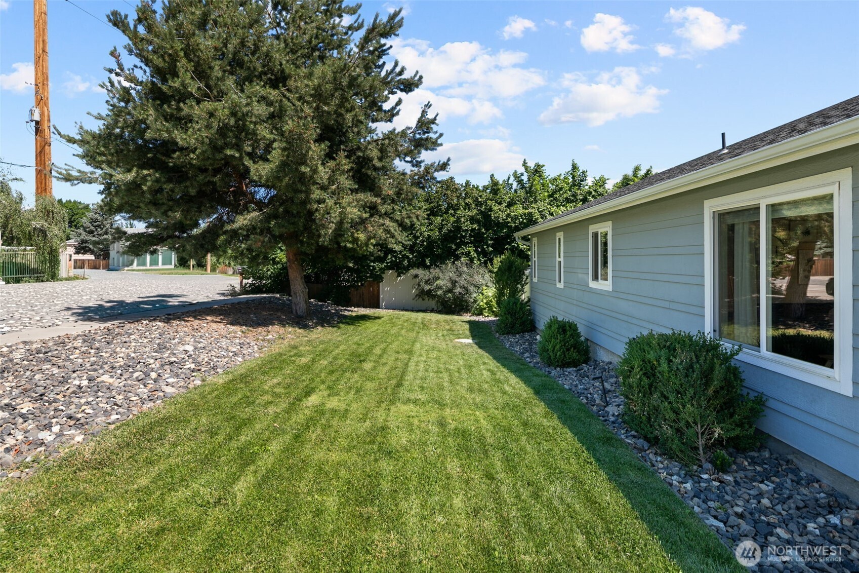 576 Sebastian Way Property Photo 31