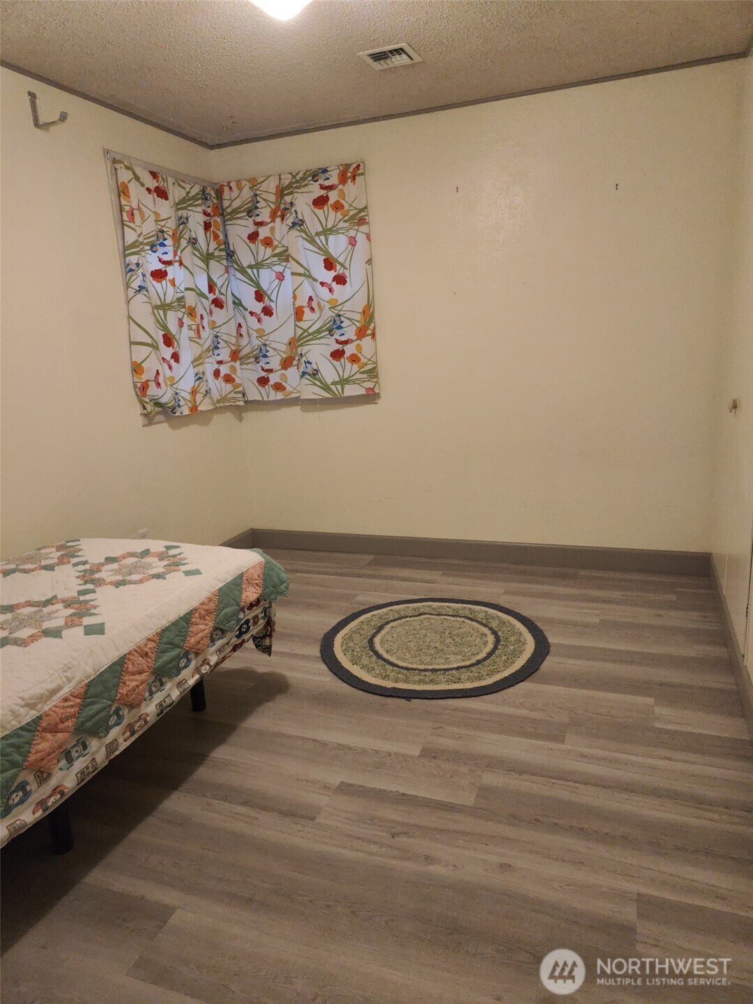711 Washington Property Photo 12