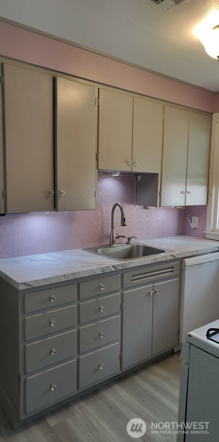 711 Washington Property Photo 13