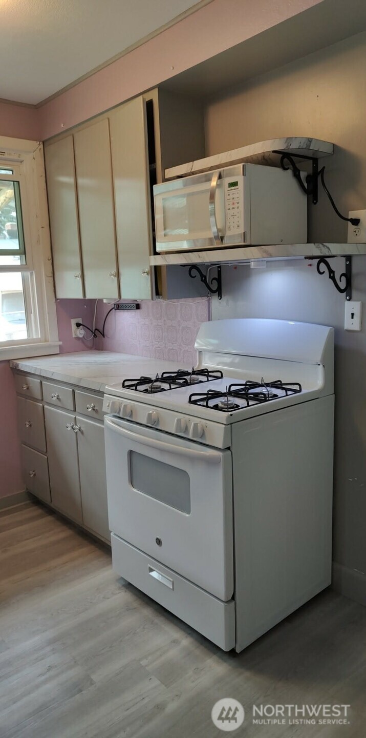 711 Washington Property Photo 14