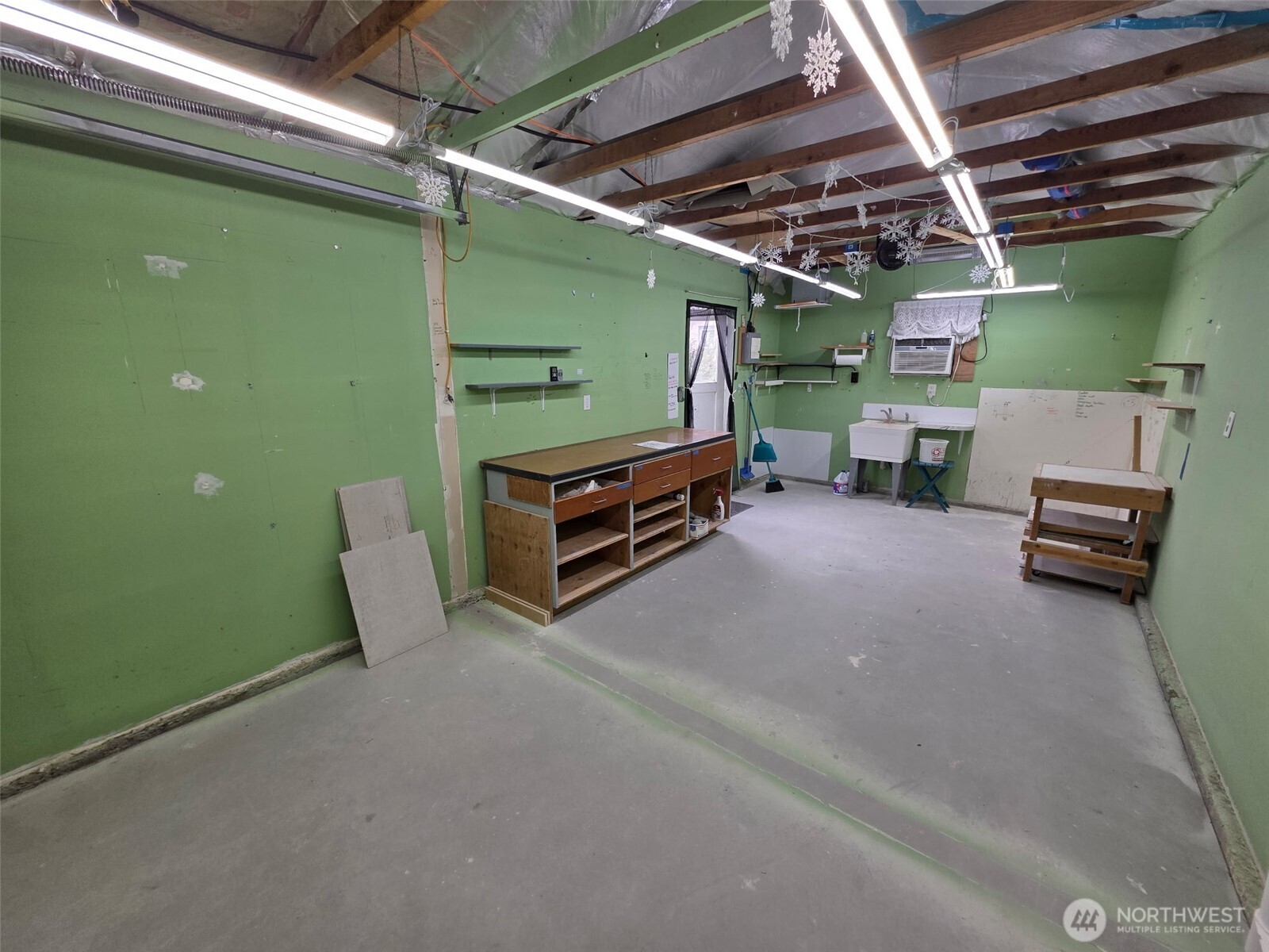 711 Washington Property Photo 19