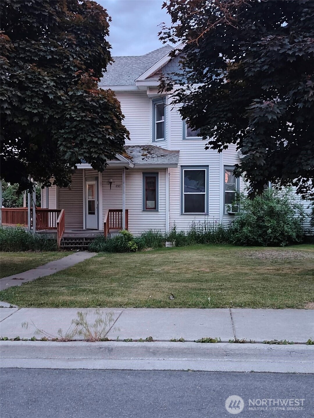 703 Washington Property Photo 3