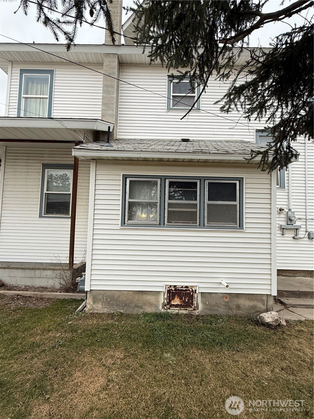 703 Washington Property Photo 4