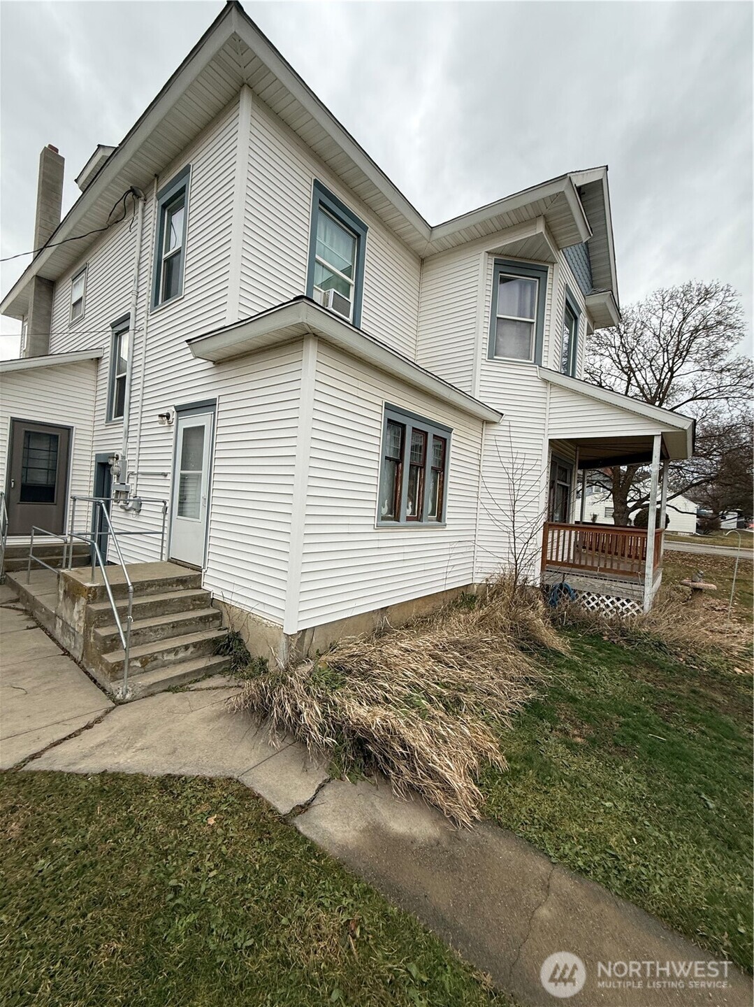 703 Washington Property Photo 5