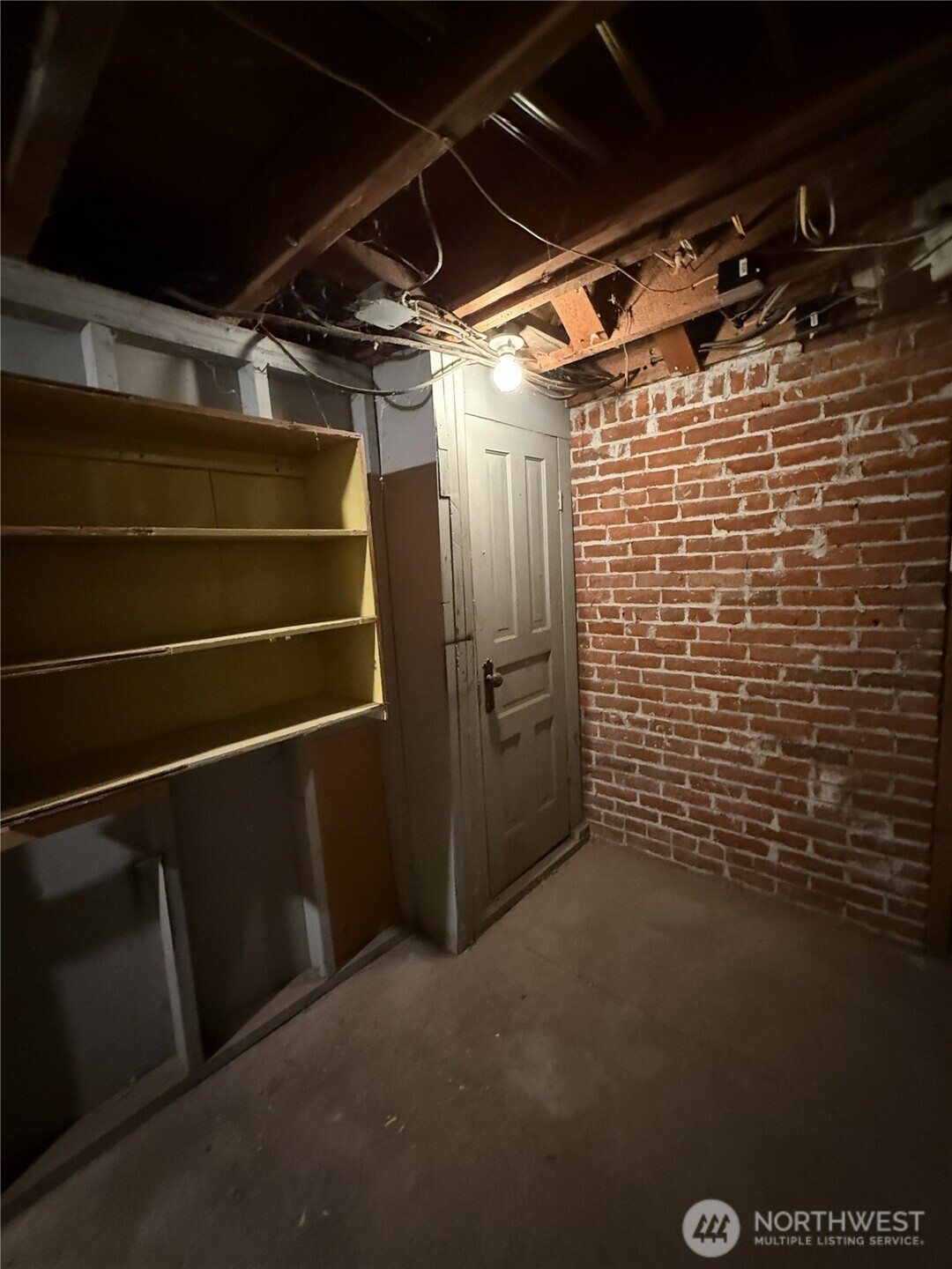 703 Washington Property Photo 25