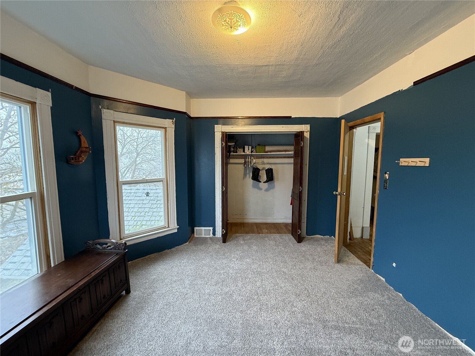703 Washington Property Photo 29