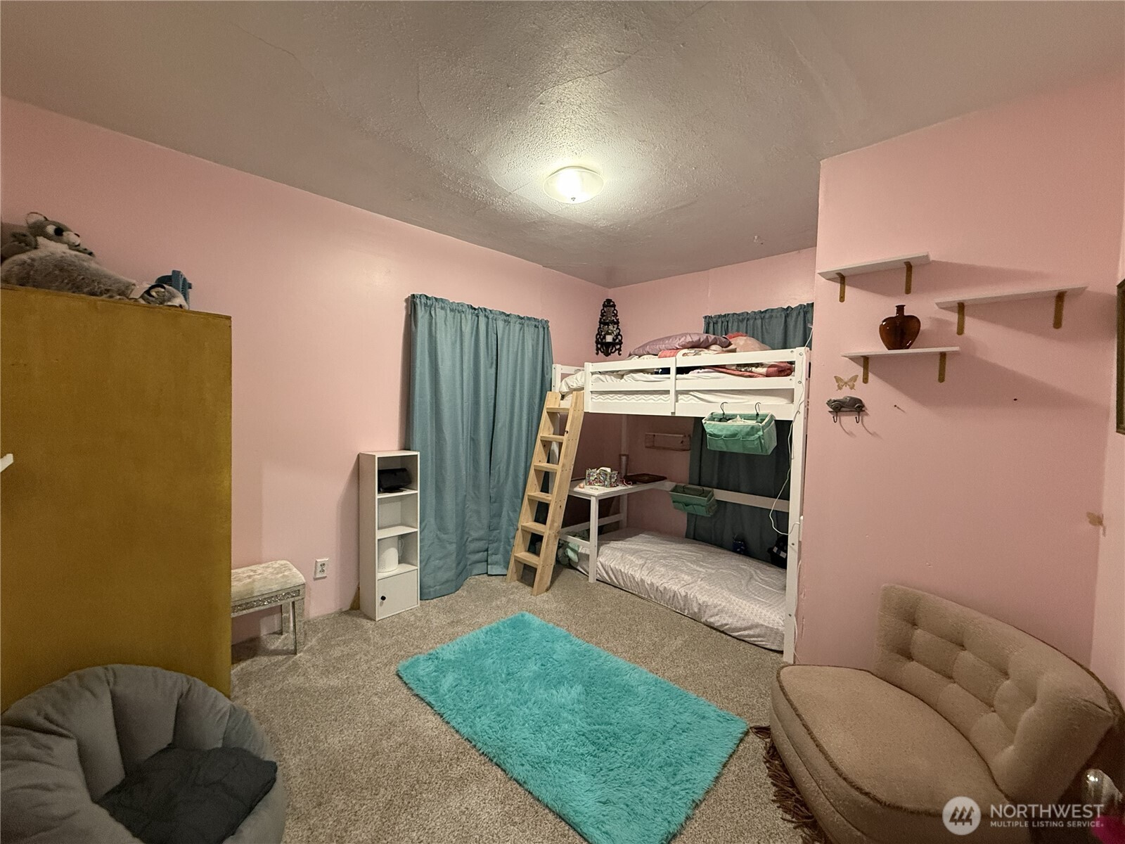 703 Washington Property Photo 32
