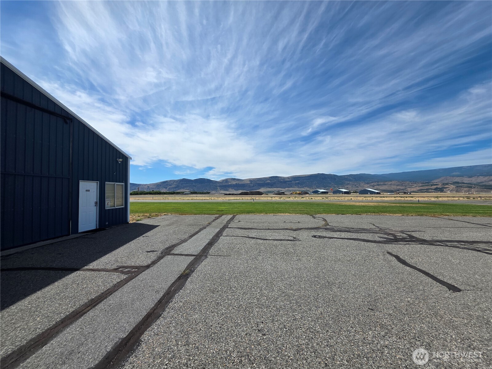4028 Airport Way Property Photo 4