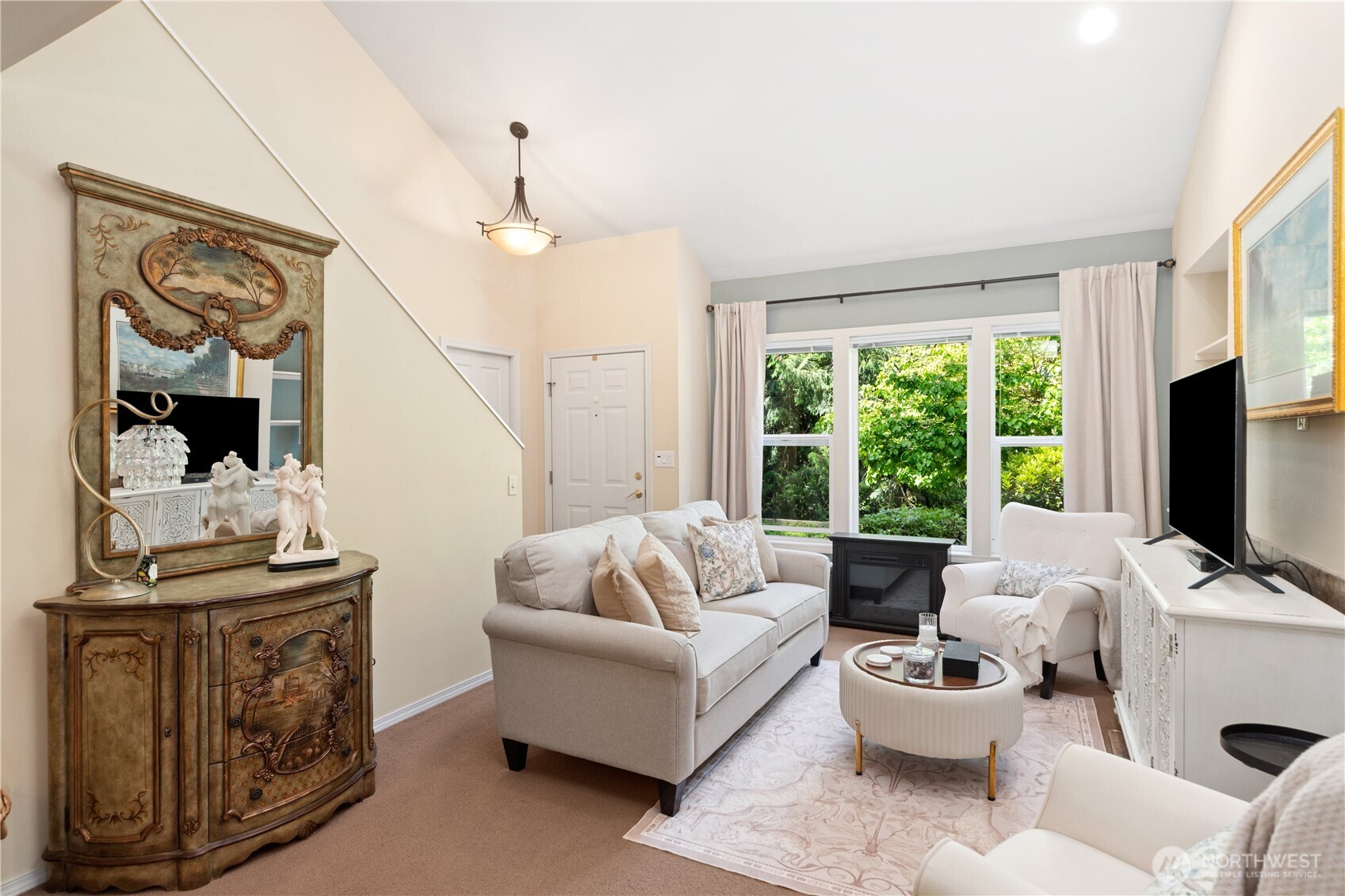 1524 Marine Drive Property Photo 3