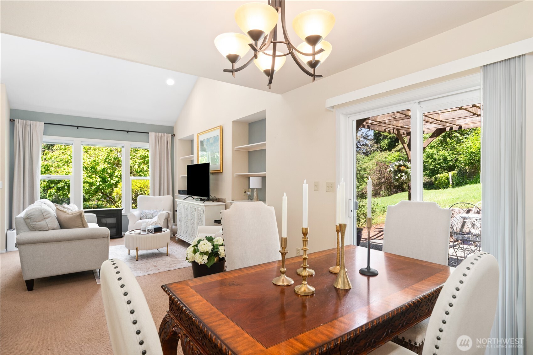 1524 Marine Drive Property Photo 7