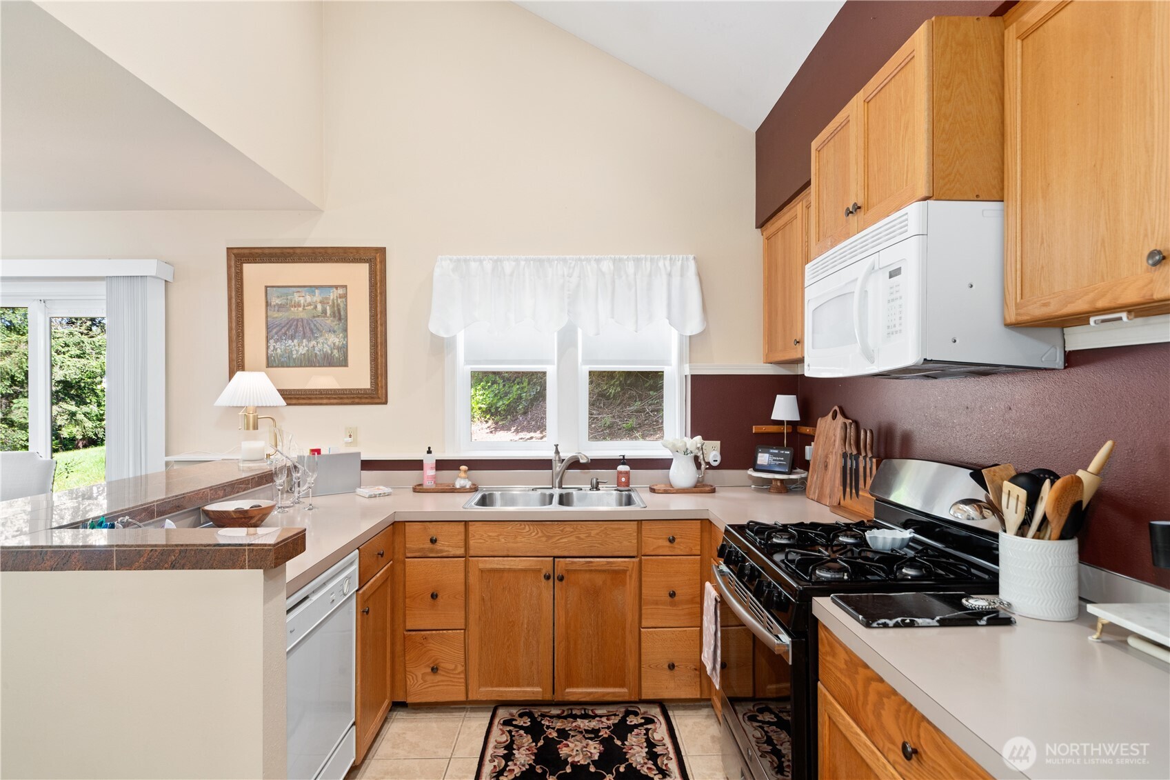 1524 Marine Drive Property Photo 10