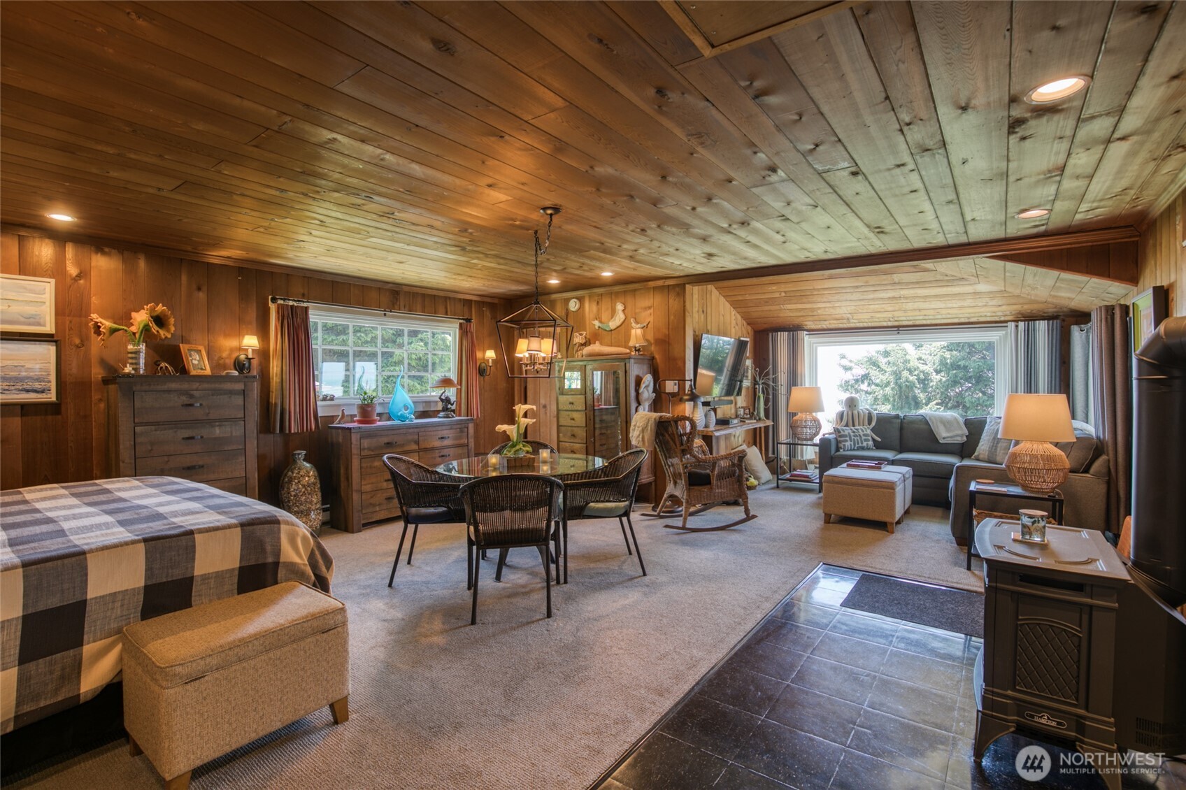 17 Sunset Street Property Photo 24