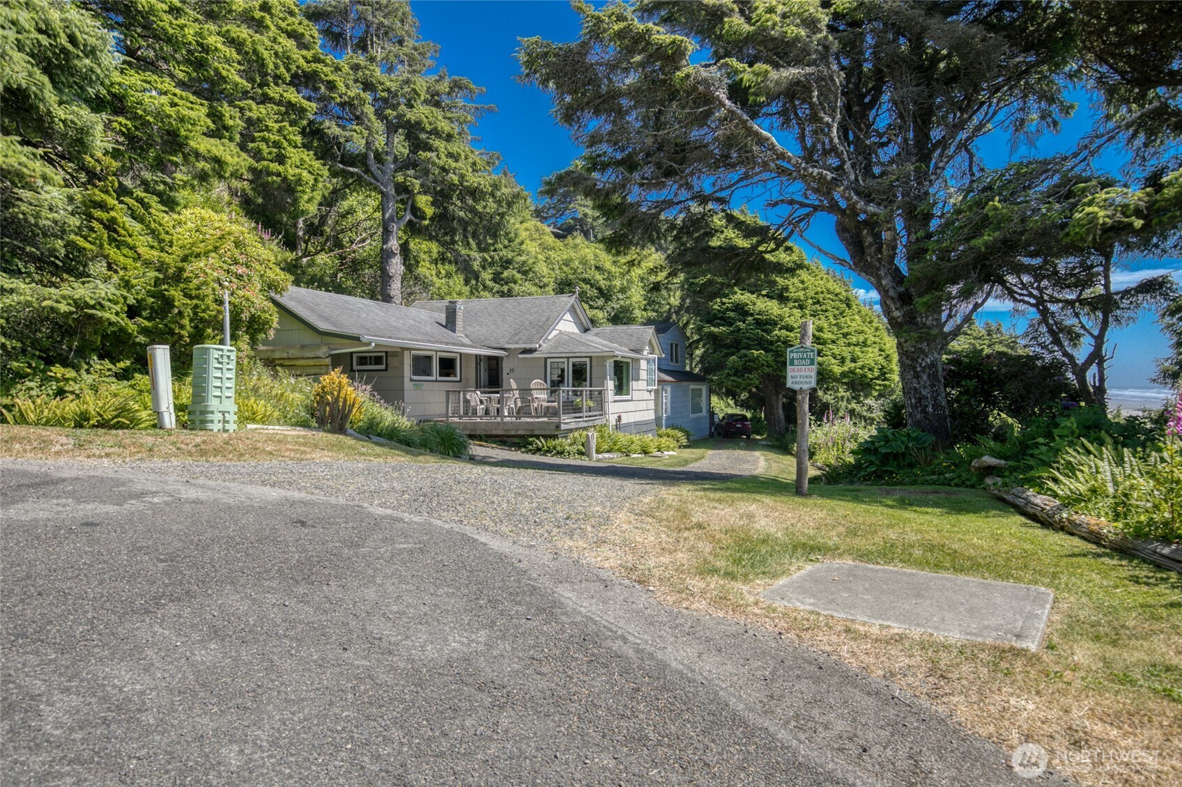 17 Sunset Street Property Photo 27