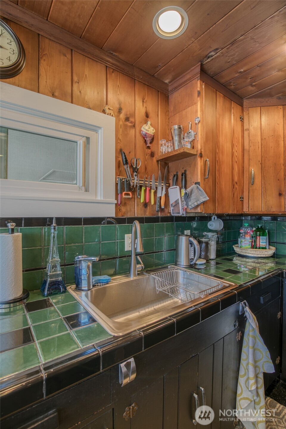 17 Sunset Street Property Photo 36