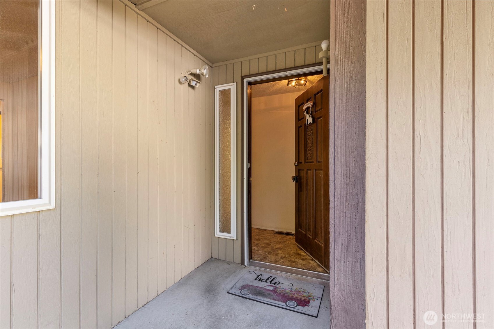 5582 Nw Gross Road Property Photo 2