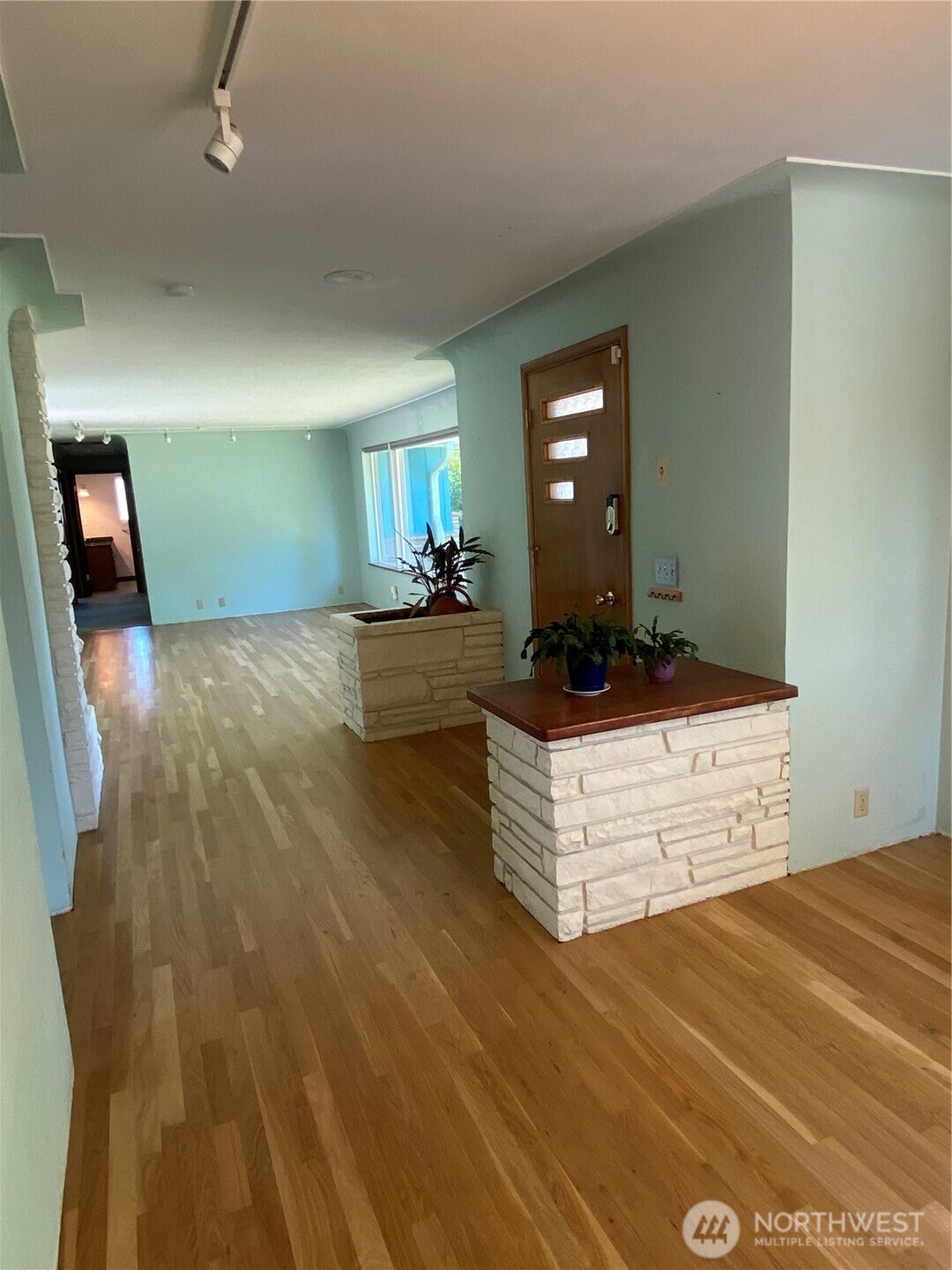 6609 Husky Way Property Photo 3