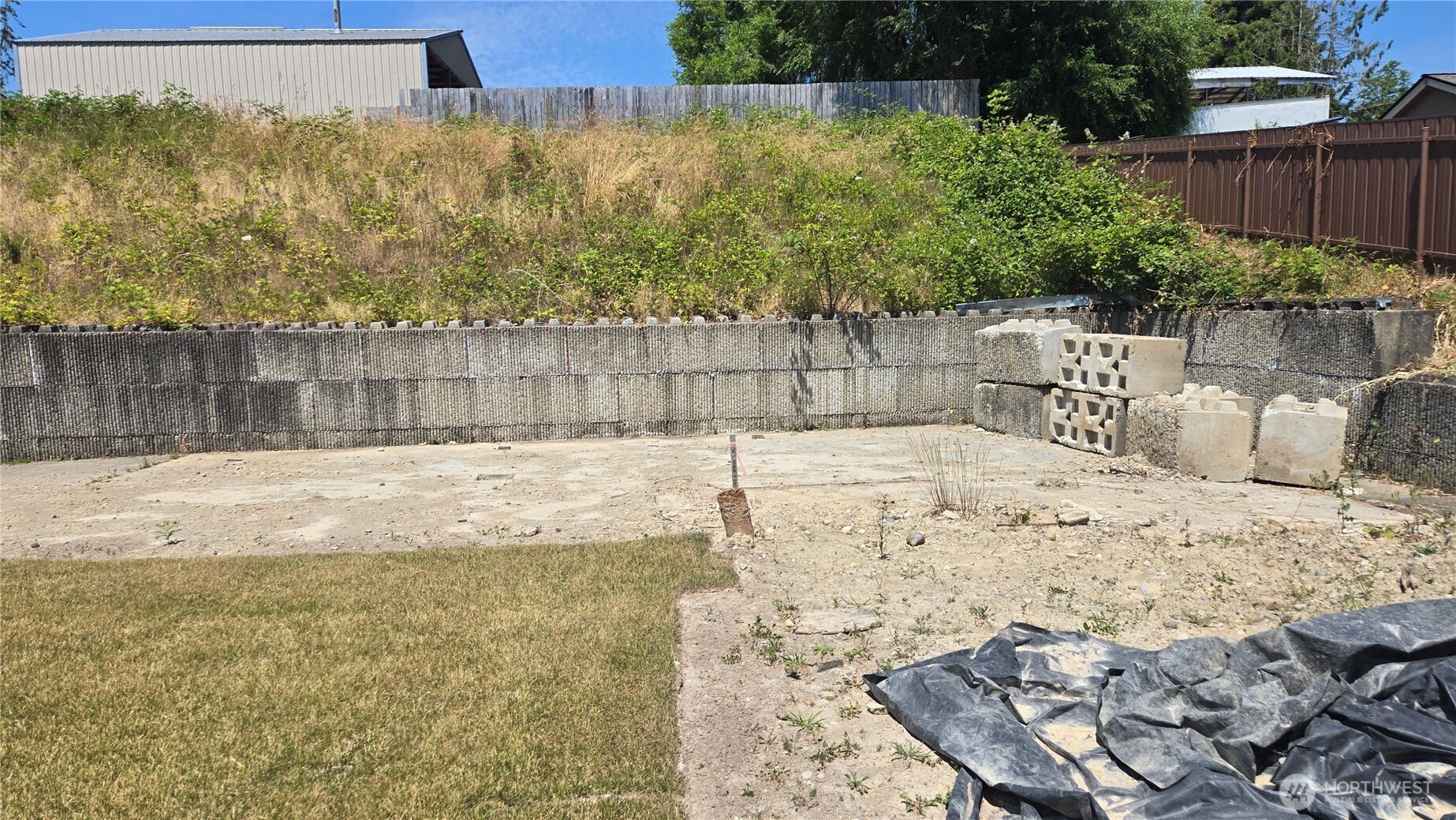 416 Comet Street Property Photo 11