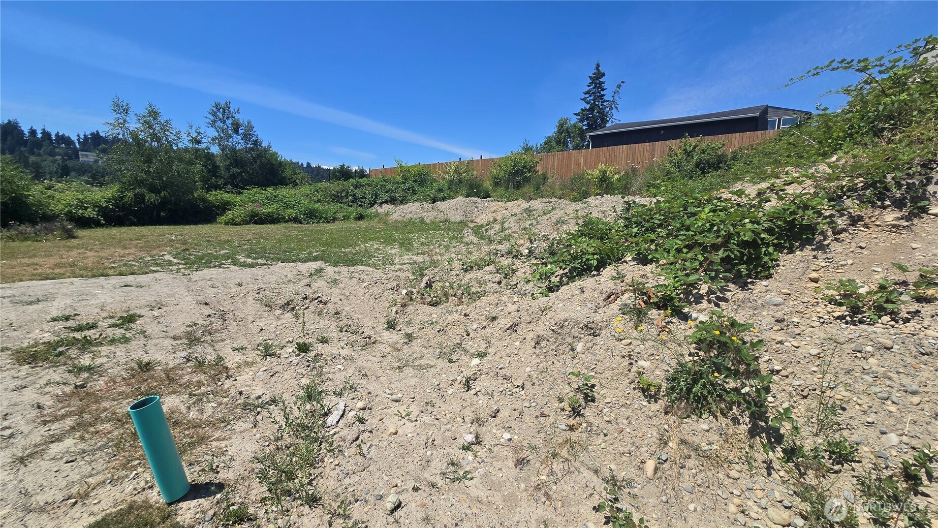 416 Comet Street Property Photo 16