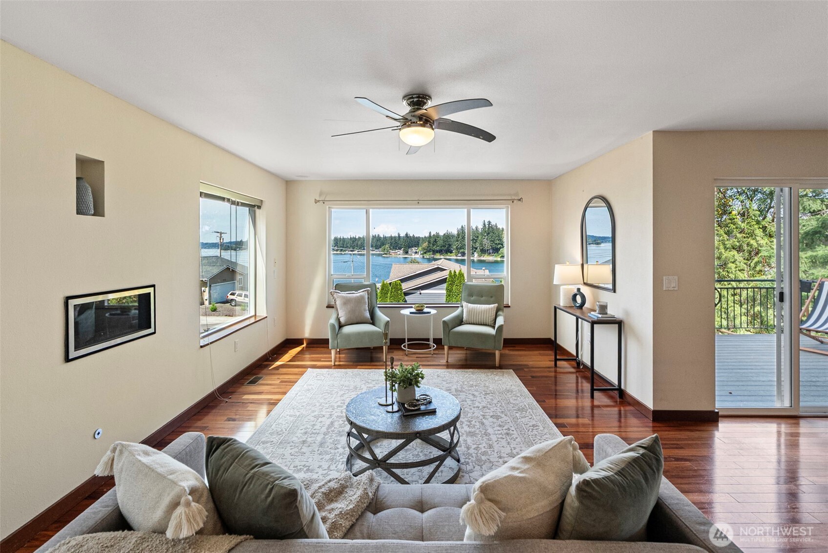 1709 Shorewood Drive Property Photo 4