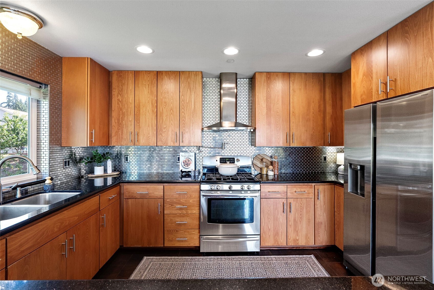 1709 Shorewood Drive Property Photo 10