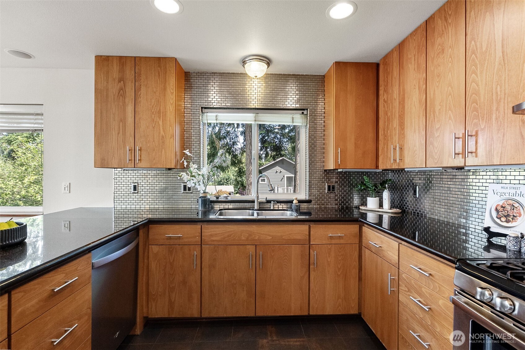 1709 Shorewood Drive Property Photo 11