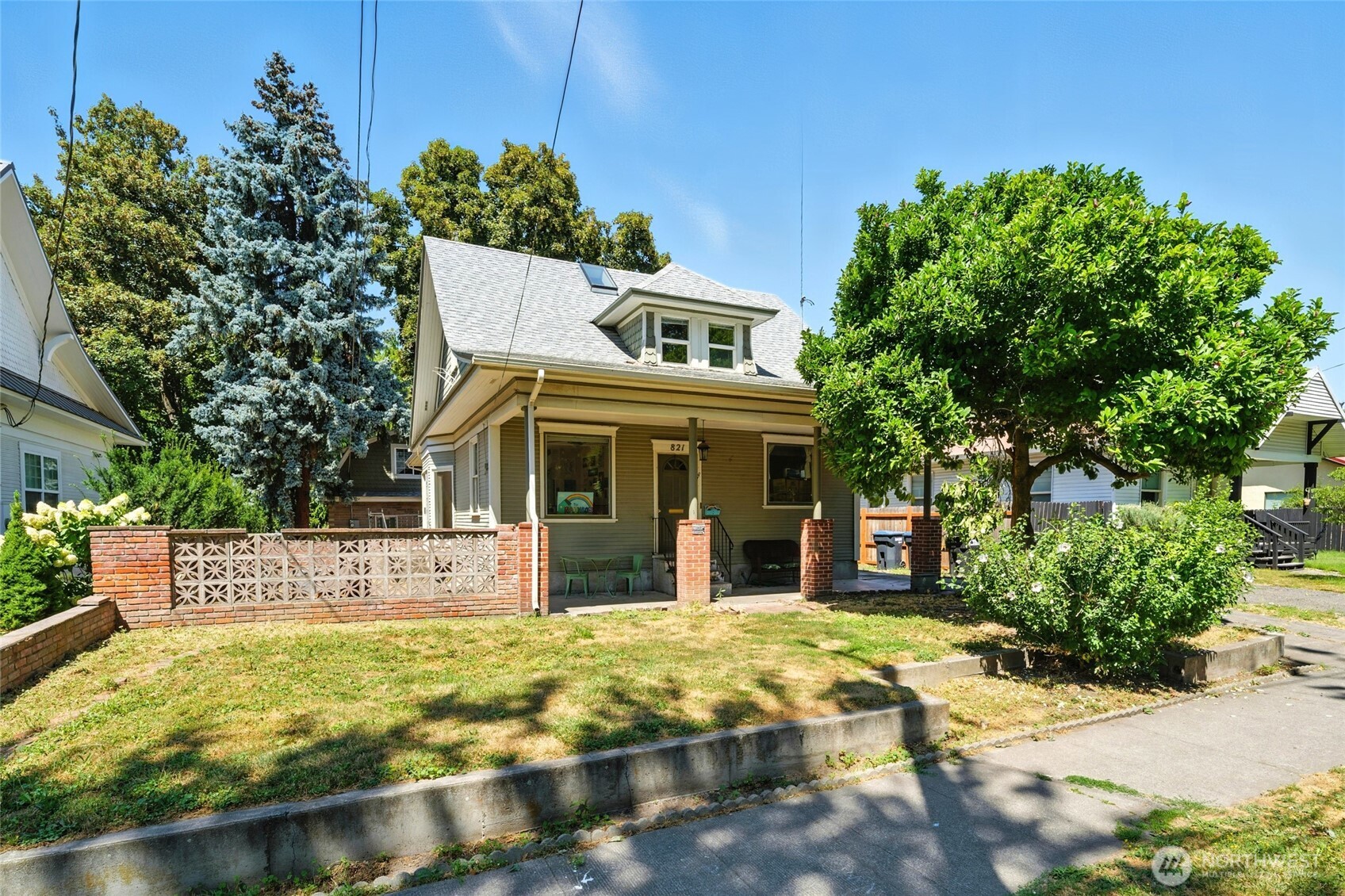 821 Valencia Street Property Photo 1