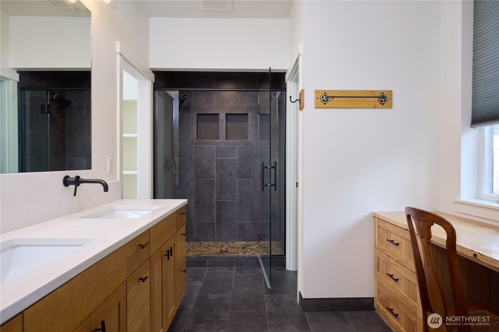 865 Ne Makiah Court Property Photo 17