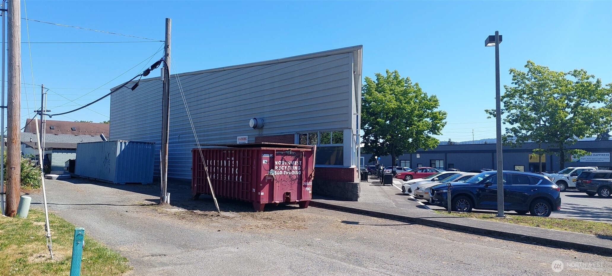 2001 James Street Property Photo 3