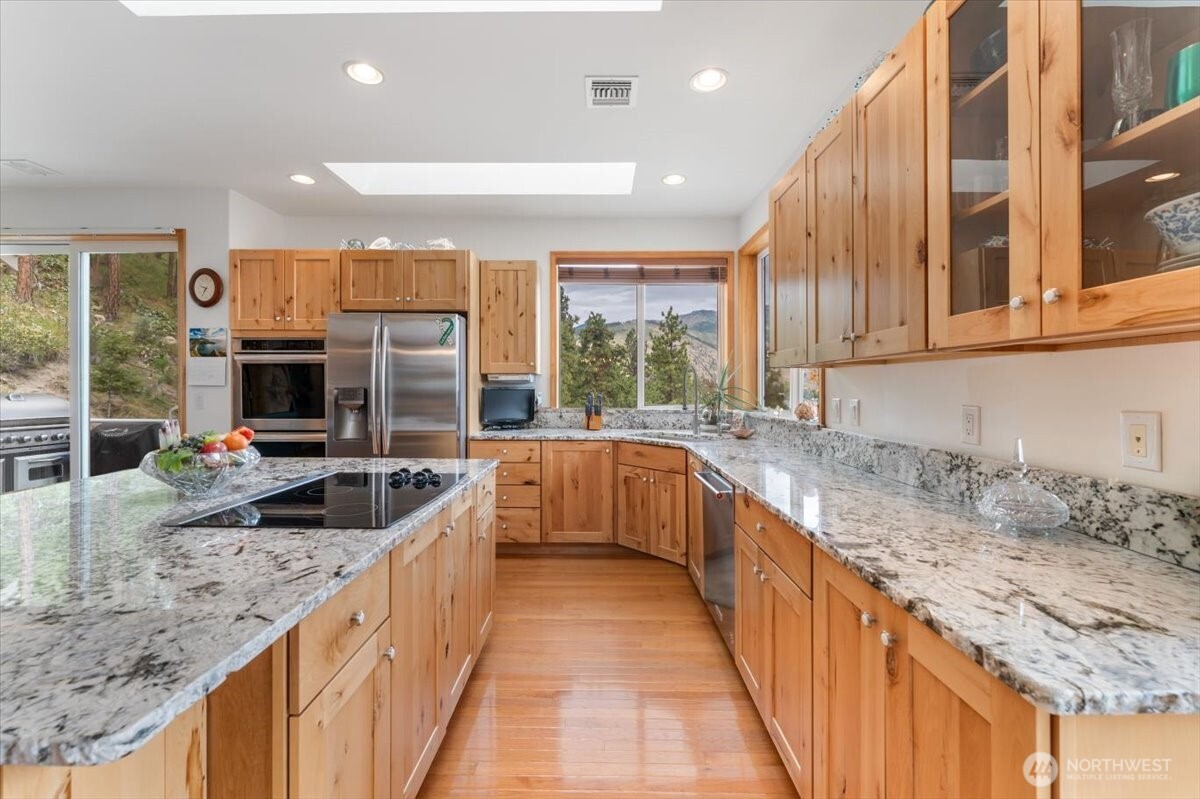 7371 Ridgeview Drive Property Photo 14